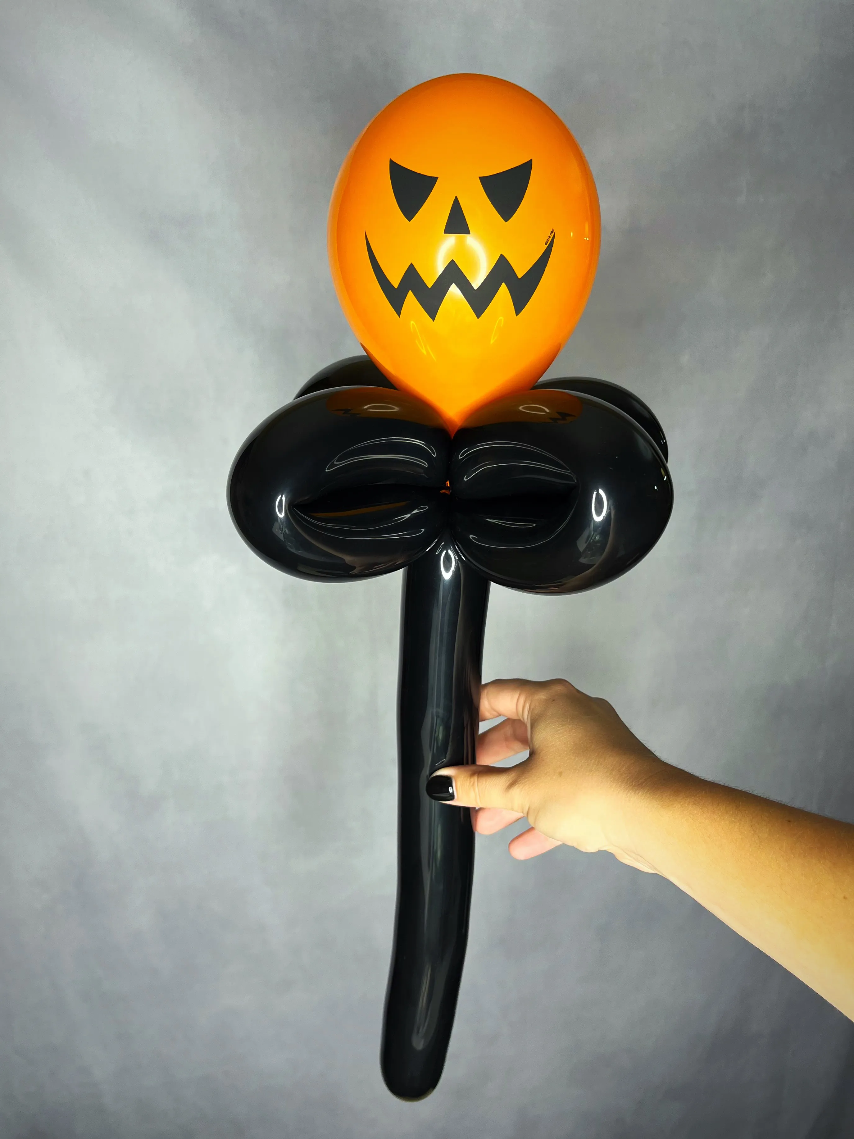 Balloon sculpture of a halloween decor